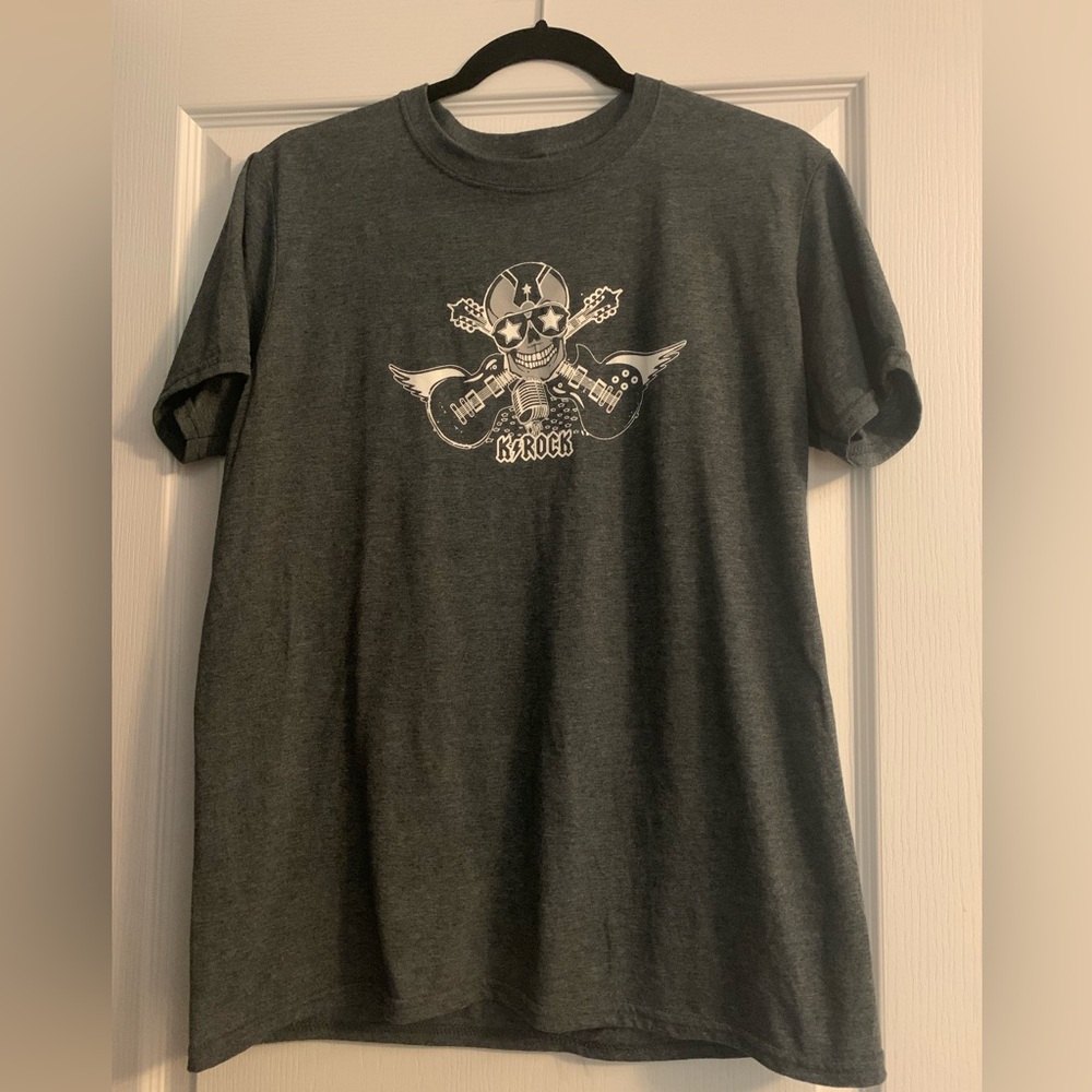 Men custom T-shirt size medium